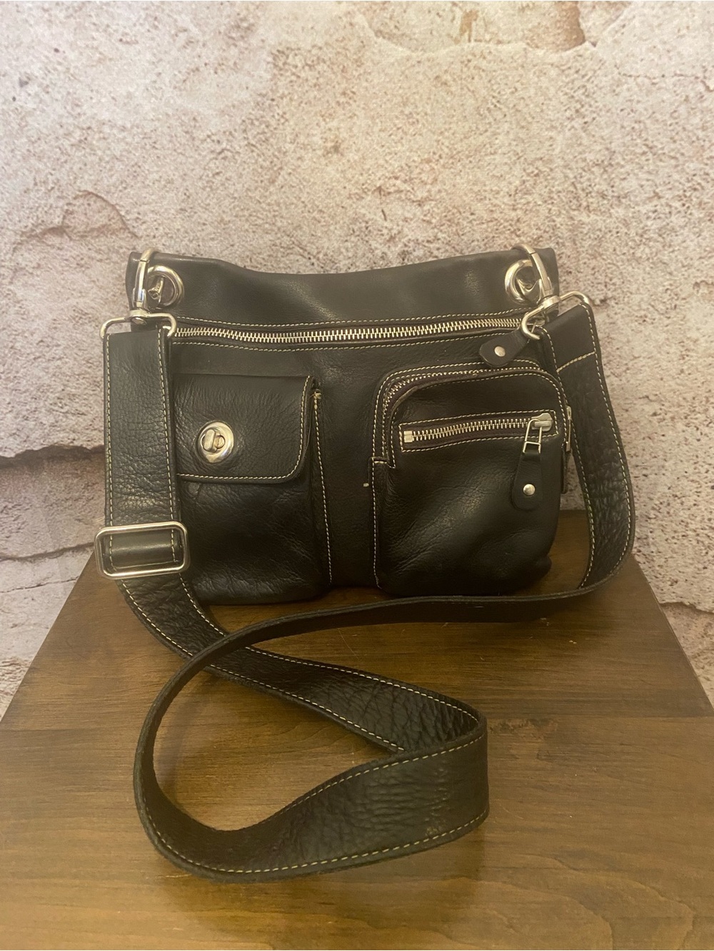 ROOTS Classic Black Messenger Crossbody Bag